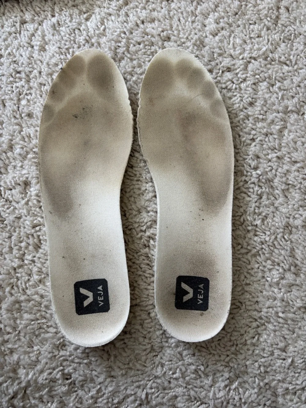 Veja Sneakers - Picture 7 of 8